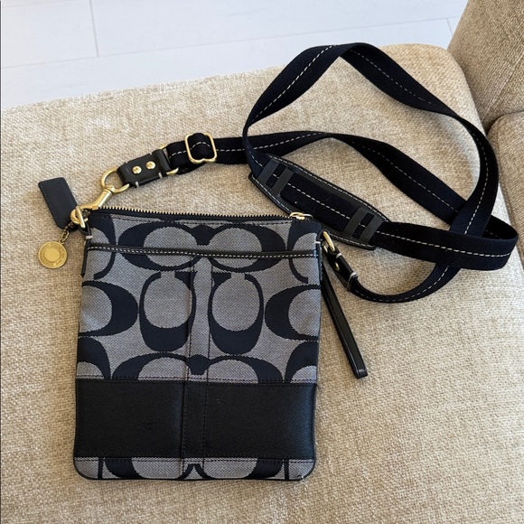 Coach Handbags - NWOT Coach Crossbody Bag